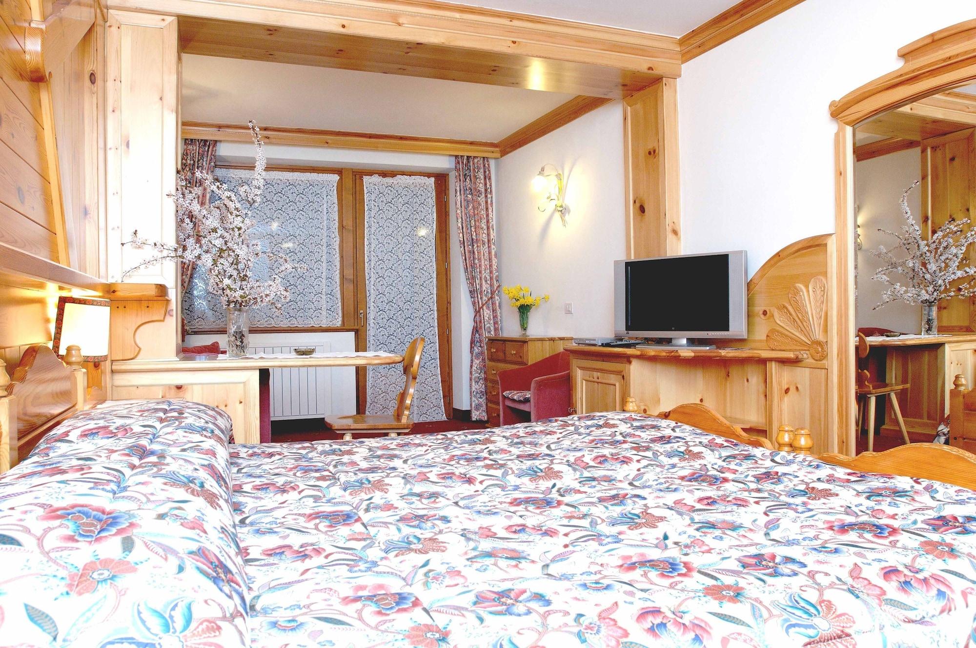Hotel Dahu Мадонна-ді-Кампільйо Екстер'єр фото